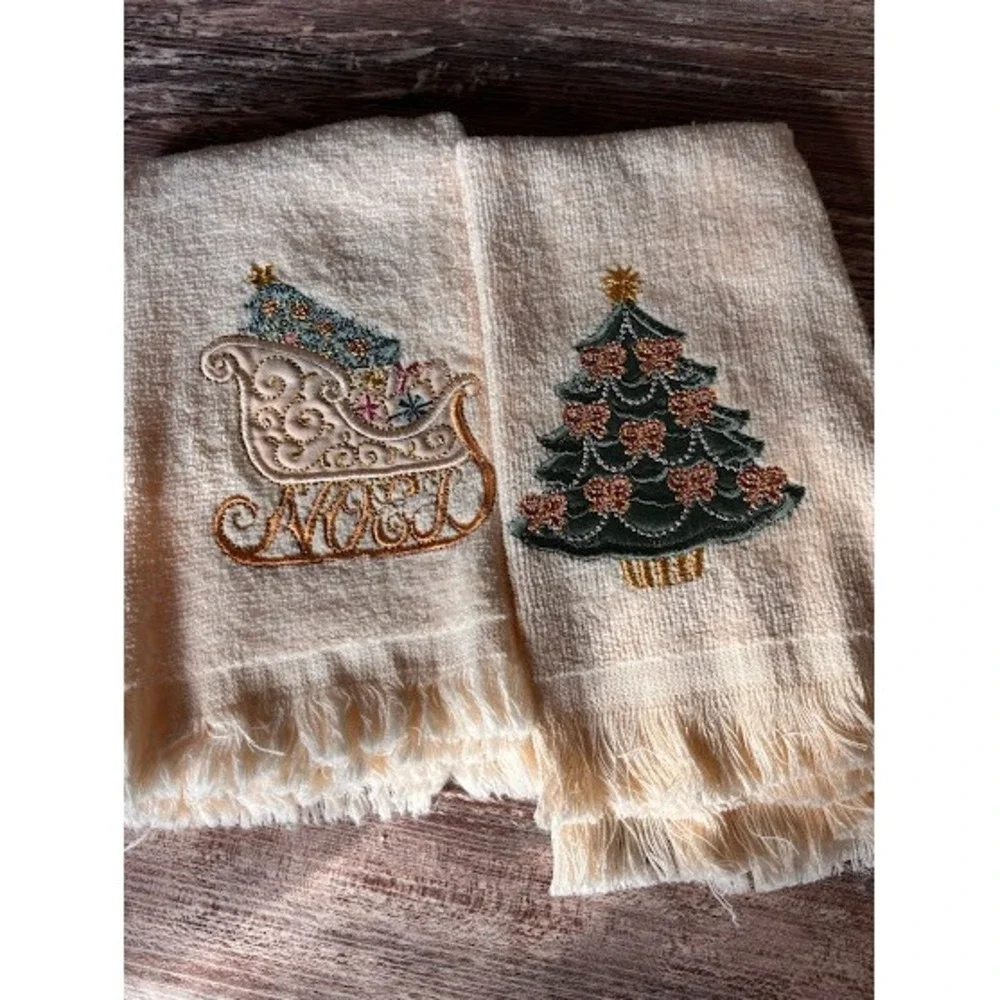 Set of 2 Embroidered Christmas Hand Towels Sleigh Tree‎ Noel